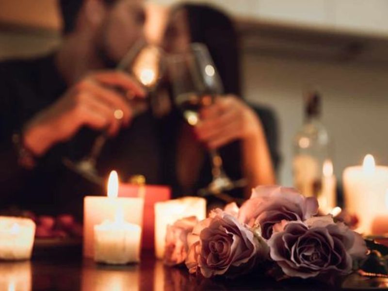 Romantic dinner ideas for first date: 5+ tips and more